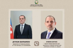 Ceyhun Bayramov həmkarı ilə Yaxın Şərqdəki mövcud vəziyyəti müzakirə etdi