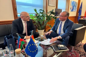 Elçin Əmirbəyov Almaniyada Aİ-Azərbaycan münasibətlərini müzakirə edib