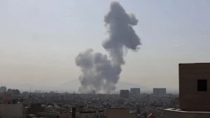 Tehranda güclü partlayışlar eşidilir