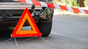 Qadın maşında sıxılı vəziyyətdə qaldı - Bakıda AĞIR QƏZA