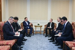 Ceyhun Bayramov TDT Baş katibi ilə müzakirə apardı