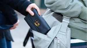 Metroda cibgirlik etdi - Saxlanıldı 