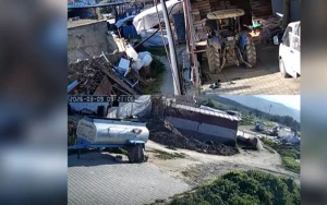 Türkiyədəki güclü zəlzələ kameralara belə düşdü - VİDEO