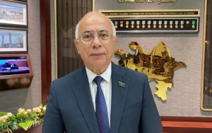 “12 sot torpağım var, onu buradan idarə edirəm”