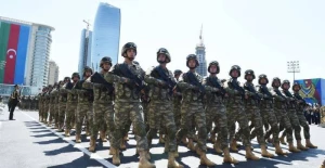 Baş nazir hərbçilərin maaşları ilə bağlı QƏRAR