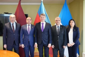 Azərbaycanlı deputatlar Riqa Şəhər Şurasında görüş keçirdilər - FOTOLAR