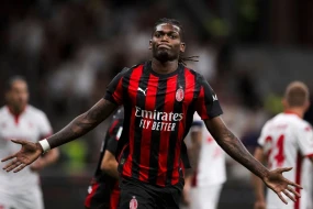 “Milan” bu futbolçu ilə yolları ayırır