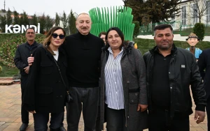 “Mehriban, sən də gəl, bizimlə şəkil çəkdir”: Prezident - VİDEO