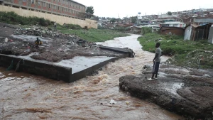 Ölkəni sel basdı - Ölənlərin sayısı 71 çatdı