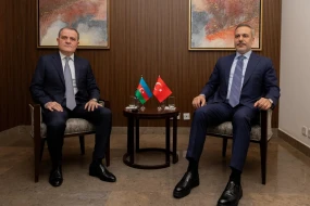 Ceyhun Bayramov Ər-Riyadda Hakan Fidanla görüşdü