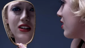 Güzgü qarşısında bunu heç vaxt deməyin&nbsp;