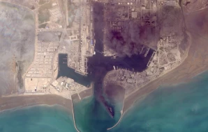 ABŞ və İsrail Bəndər Lingə limanına zərbələr endirdi