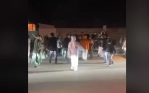 Qazaxdan qeyri-adi bayram görüntüləri - Yolu bağladılar/VİDEO