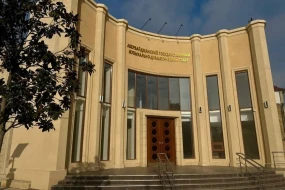 Putin Azərbaycan Musiqili Dram Teatrının açılışını etdi