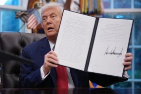 Trampın imzası ilk dəfə ABŞ dollarında olacaq