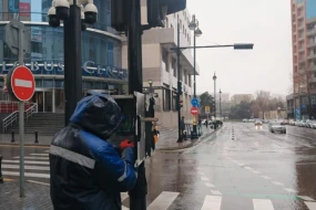 Svetoforda problemlə rastlaşdıqda bu nömrəyə zəng edin - FOTOLAR