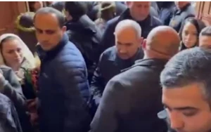 Paşinyana kilsədə hücum etdilər - VİDEO - YENİLƏNİB