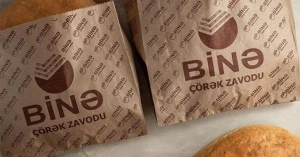 \"Binə\" zavodunun çörəyindən həşərat çıxdı - VİDEO