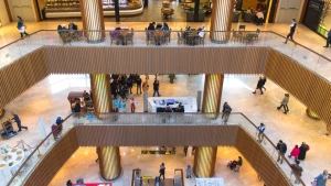 Bu \"mall\"a 18 yaşından kiçiklərin girişi qadağan edildi