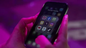 15 yaşından kiçiklərə sosial media qadağası&nbsp;