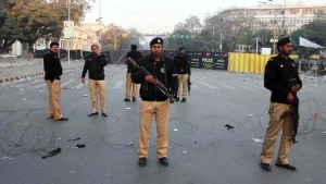 Pakistanda polis postuna silahlı HÜCUM - Ölən və yaralananlar var