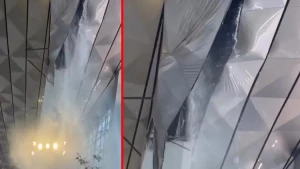 Hava limanında qorxu dolu anlar - Tavan çökdü