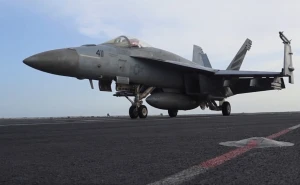 ABŞ İranın Xarq adasını bombalayıb