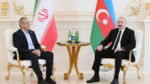 İlham Əliyev Pezeşkianı təbrik etdi