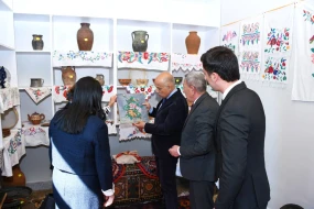 Araz Əhmədov Ağakişibəylidə mərasim evinin tarix otağına baxış keçirdi - FOTO