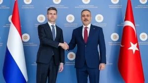 Hakan Fidan hollandiyalı həmkarı ilə görüşdü