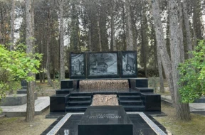 Tahir Salahovun qəbirüstü abidəsi ucadıldı