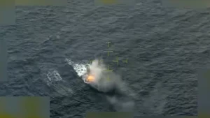 ABŞ Sakit okeanda 2 gəmiyə hücum etdi - Ölənlər var