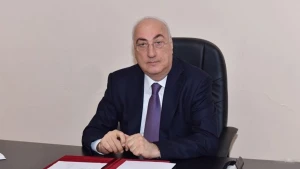Zakir Fərəcov baş memarı işdən çıxardı