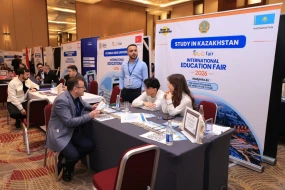 Qazaxıstan beynəlxalq sərgidə təhsil imkanlarını təqdim etdi - FOTO