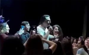 Çelik Bakıdakı konsertində tamaşaçılara hörmətsizlik etdi - VİDEO