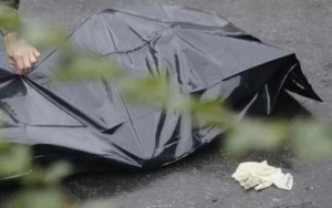 Boynunu şifer kəsən 74 yaşlı kişi öldü