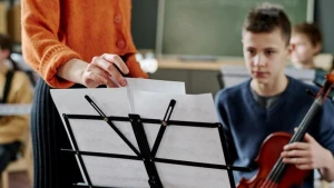 İncəsənət məktəblərinə qəbul olmaq istəyənlərin NƏZƏRİNƏ