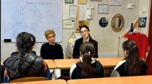 Ombudsman yanğın baş verən internat məktəbinə baş çəkdi - FOTO