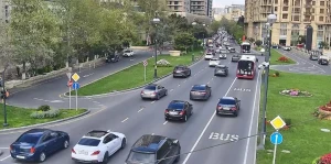 Bakının bəzi küçələrində sıxlıq var