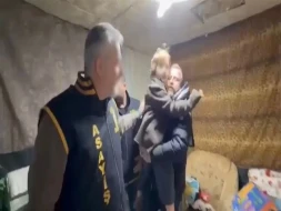 7 il azyaşlı oğlunu xaraba bir evə həbs etdi 