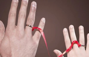 16 yaşına çatmayan qızı nişanlamaq istədilər - Atası həbs edildi