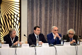 İncəsənət sahəsinin kompleks inkişafı ilə bağlı müzakirə aparıldı
