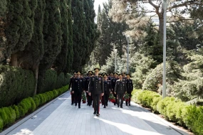 DİN-in şəxsi heyəti Heydər Əliyevin məzarını ziyarət etdi - FOTO/VİDEO