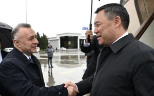 Sadır Japarov Azərbaycanda səfərdədir