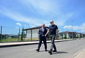 Prezident Xocalıda hərbçi evlərində oldu