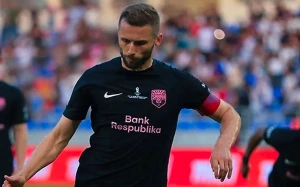 \"Sabah\" hücumçusu ilə yollarını ayırdı