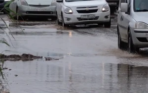 “Yol bərbad vəziyyətdədir, avtobus da, taksi də gəlmir” - VİDEO