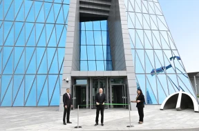 İlham Əliyev Mərkəzi Bankın yeni binasının açılışında - FOTOLAR