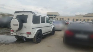\"Kia\"nı vuraraq təhqir edən \"Gelandewagen\"‎ sürücüsü saxlanıldı