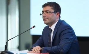\"Erkən yaşlarda tənzimlənməyən sosial şəbəkə istifadəsi problemlərə səbəb ola bilər\"